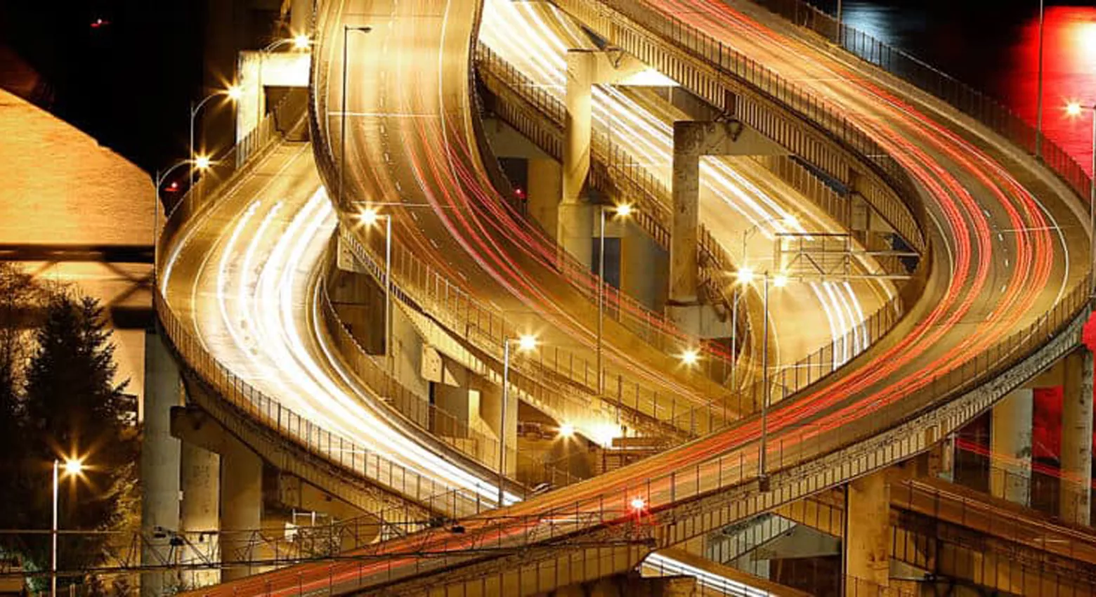 Autostrada illuminata 