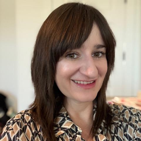 Laura Blewitt headshot