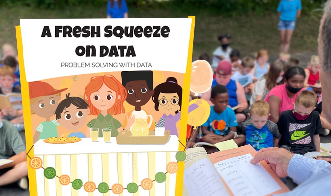 Bambini che leggono il libro A Fresh Squeeze on Data